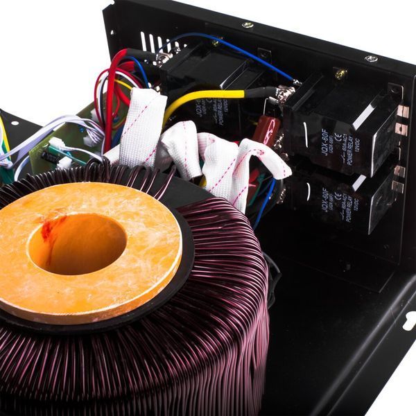 Стабилизатор напряжения LPT-W-12000RD BLACK (8400W)