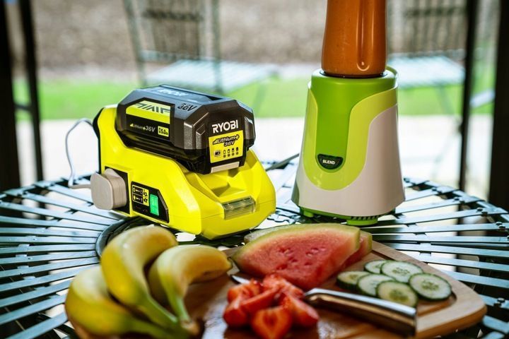 Ryobi Інвертор напруги акумуляторний RY36BI300A-0, MAX POWER 36В, 220В, 300Вт/500Вт пікова, (без АКБ та ЗУ)