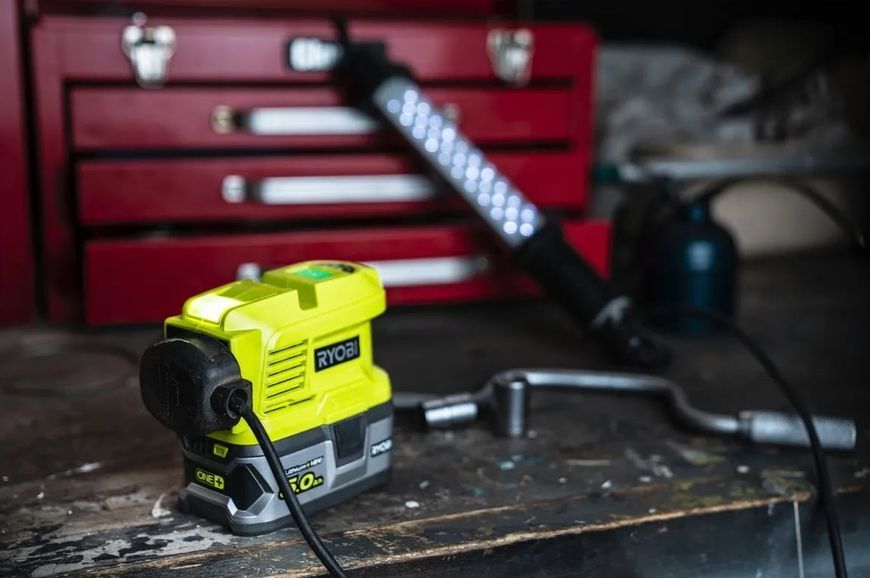 Ryobi Інвертор напруги акумуляторний ONE+ RY18BI150A-0, 220 Вольт, 150Вт/300Вт пікова, (без АКБ та ЗУ)