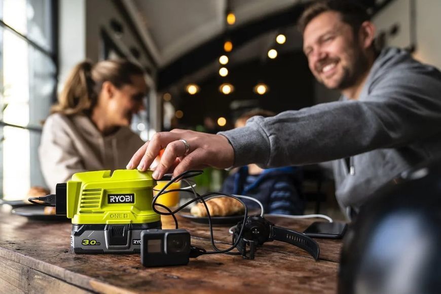 Ryobi Інвертор напруги акумуляторний ONE+ RY18BI150A-0, 220 Вольт, 150Вт/300Вт пікова, (без АКБ та ЗУ)