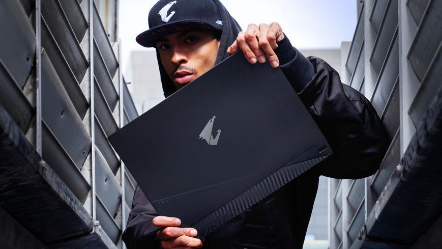 Gigabyte Ноутбук AORUS 15.6 QHD 165Hz/Intel i7-13700H/16/1TB/NVD4070-8/DOS AORUS_15_BSF-73KZ754SD фото