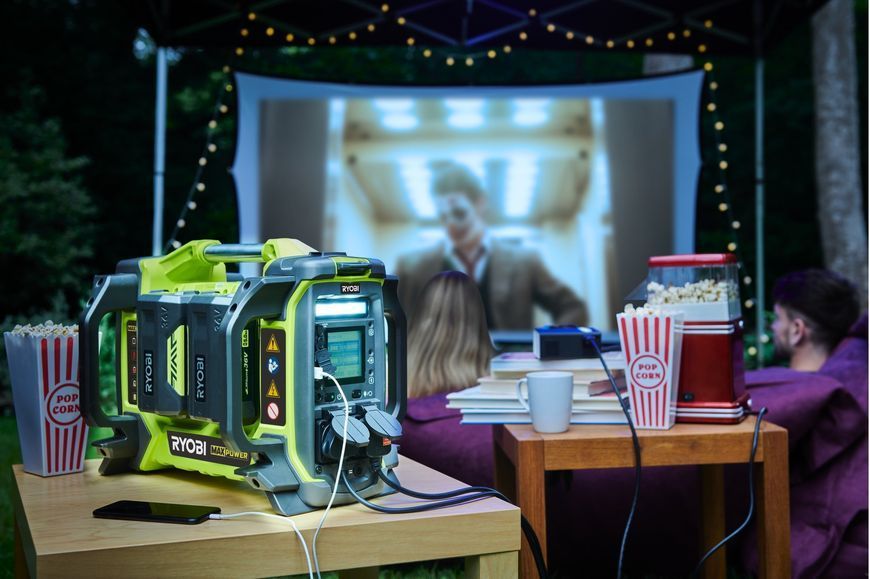 Ryobi Инвертор напряжения аккумуляторный RY36BI1800A-250, MAX POWER 36В, АКБ 2 х 5.0Ач, 1800Вт (3000 Вт пиковая)