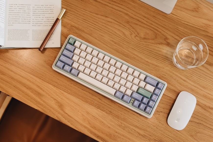 Varmilo Клавиатура механическая Minilo VXT67 Eucalyptus 67Key, Gateron G Pro 2.0 Red, BT/WL/USB-A, Hot-Swap, EN