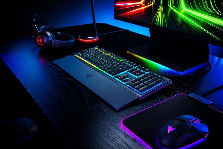 Razer Клавіатура Ornata V3 RGB 104key Mecha-Membrane Switch USB RU Black