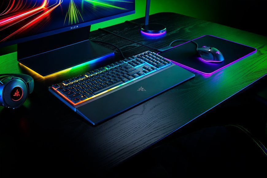 Razer Клавіатура Ornata V3 RGB 104key Mecha-Membrane Switch USB RU Black