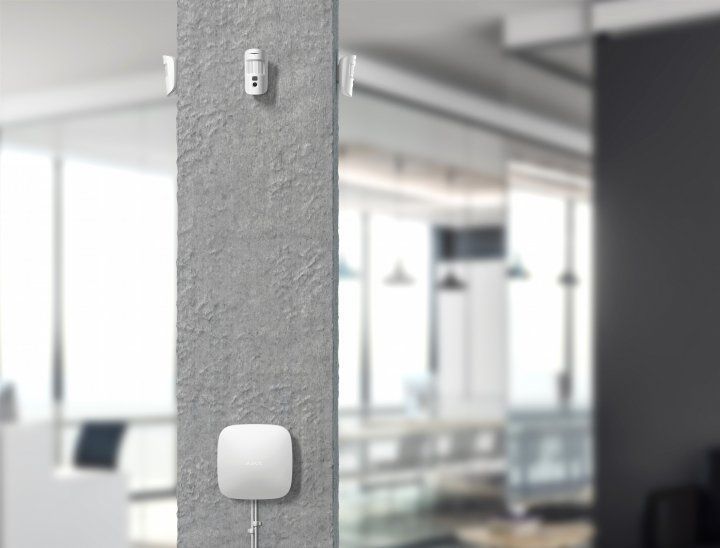 Ajax Интеллектуальная охранная централь Hub 2 Plus, gsm, ethernet, wi-fi, jeweller, беспроводная, белый